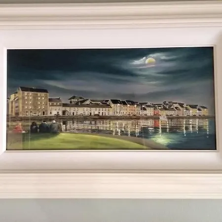 2 Bed City Center Apartman *